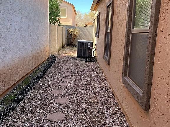 3rd image of 942 S Balboa Dr