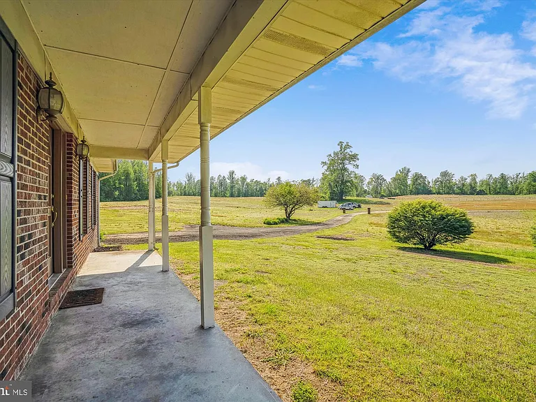 13245 Croom Rd — Photo 7
