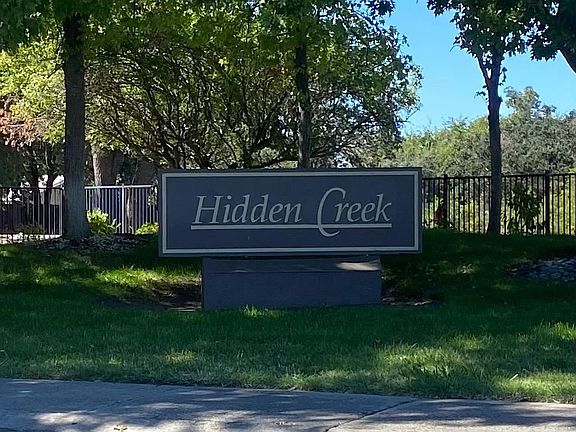 3rd image of 1913 Hacienda Dr