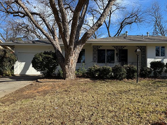 2nd image of 1506 Camellia Dr