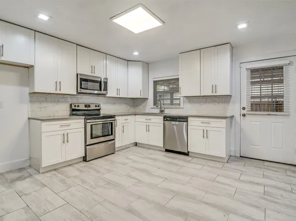 310 Thistle Dr, Garland, TX 75043