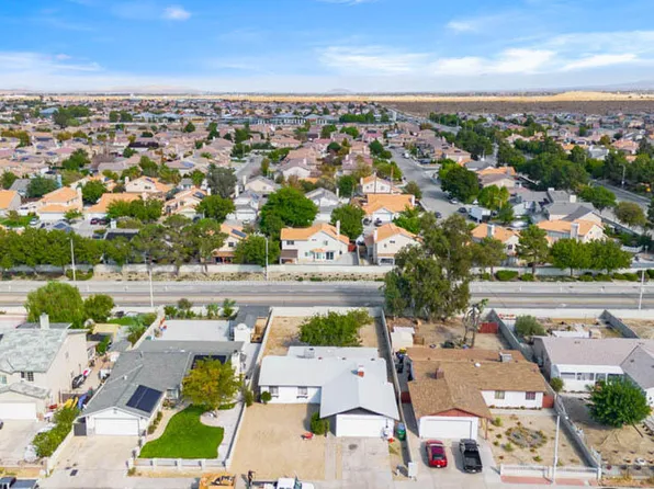37222 55th St E, Palmdale, CA 93552
