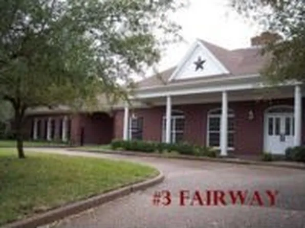 325 Olympic Dr, Rockport, TX 78382