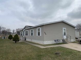 1049 Autumn Dr, Belvidere, IL 61008