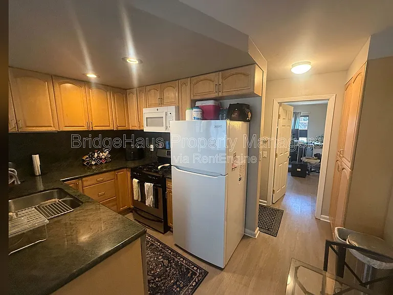 3376 Grim Ave #4 — Photo 10
