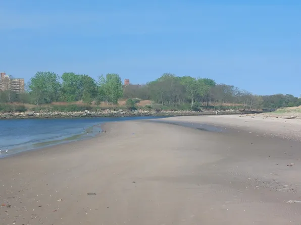 3626 Bayview Avenue image 29 of 32