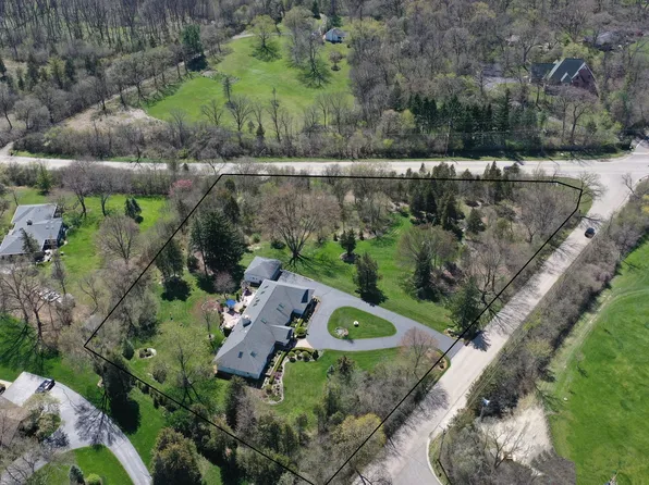 555 Signal Hill Rd, North Barrington, IL 60010