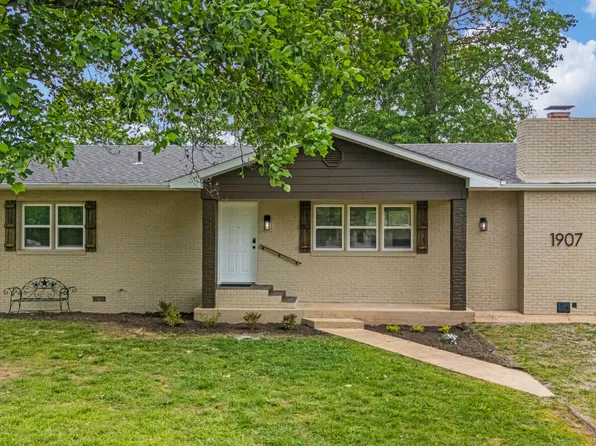 1907 Debra Drive, West Plains, MO 65775