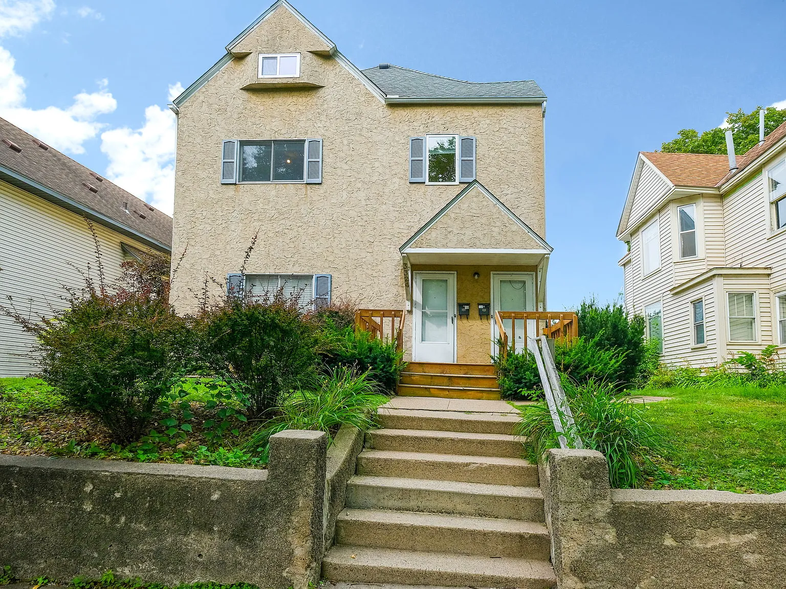 3 bed, $2,699 — Photo 2