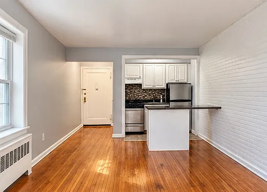 1 bed, 575 sqft, $1,900 — Photo 1