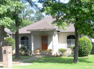65 Rolling Oaks Dr, Maumelle, AR 72113