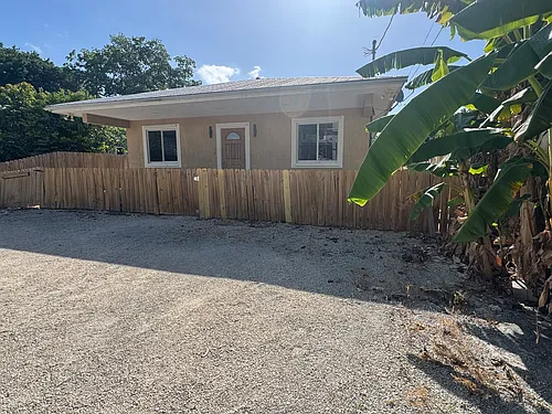 10 Judy Pl Photo 1