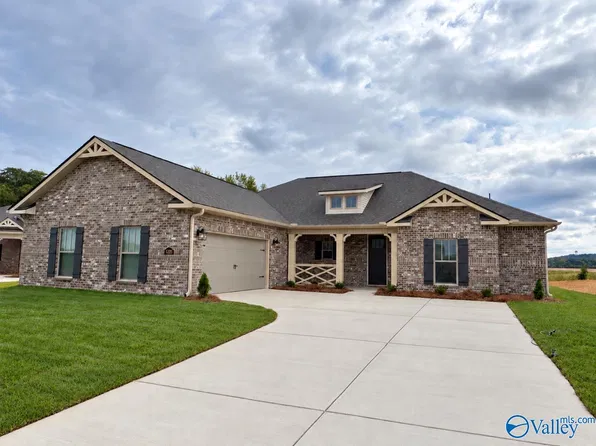 1205 Maplehurst St, Decatur, AL 35603