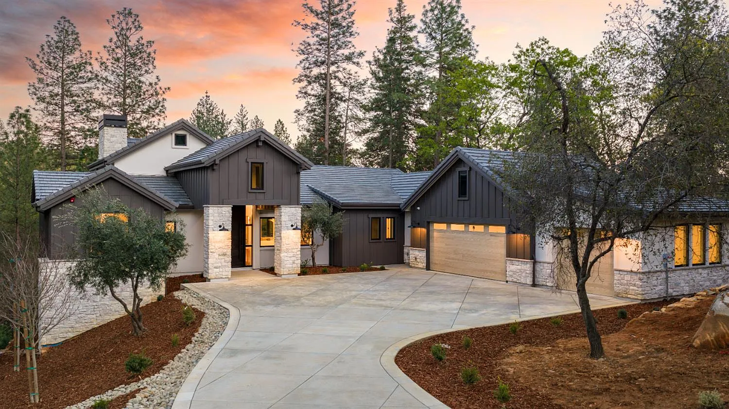 1632 The Point Rd photo 1