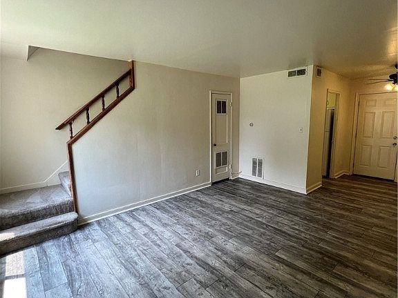 3rd image of 803 Monticello Dr