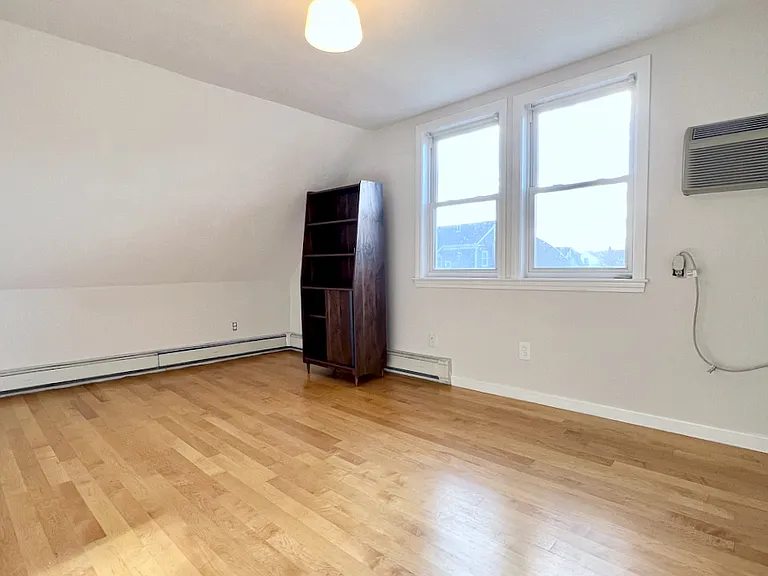131 Pearl St #3R — Photo 11