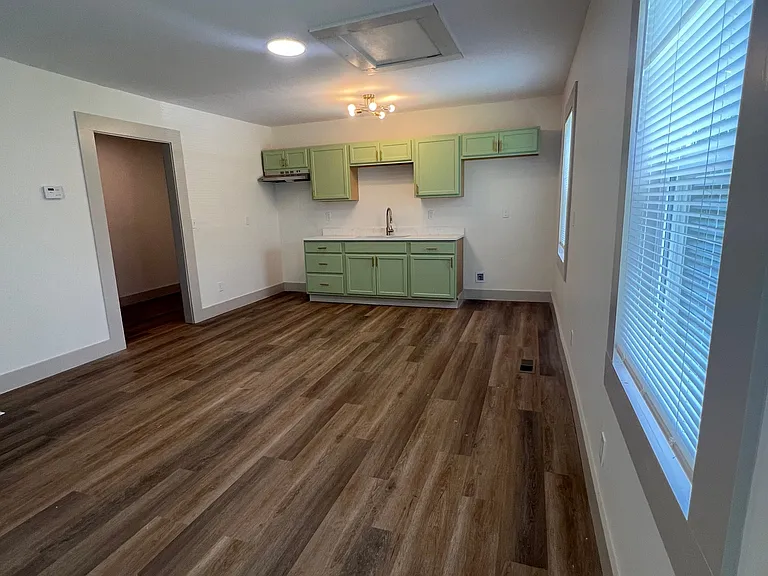 3733 Maple Ave SW — Photo 11
