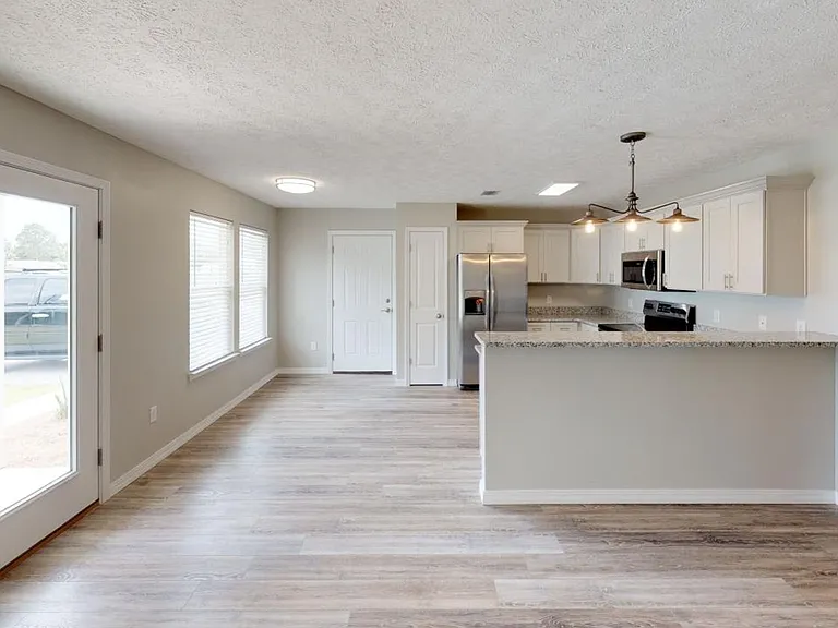 2301 N Anne Ave — Photo 7