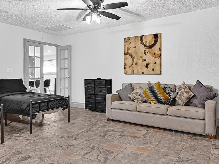 1806 Clayton Dr — Photo 29