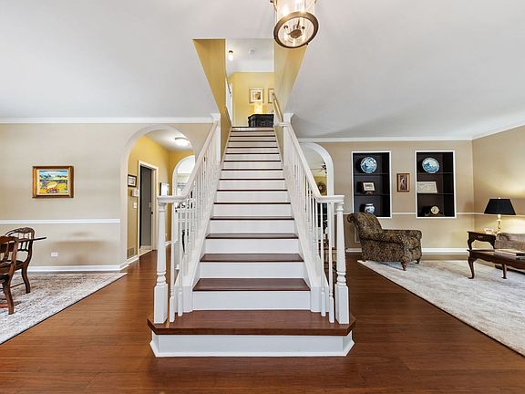 3rd image of 214 W Avondale Dr