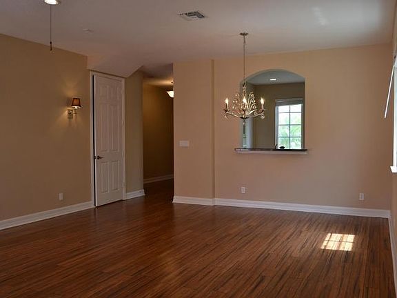 4th image of 235 Edenberry Ave
