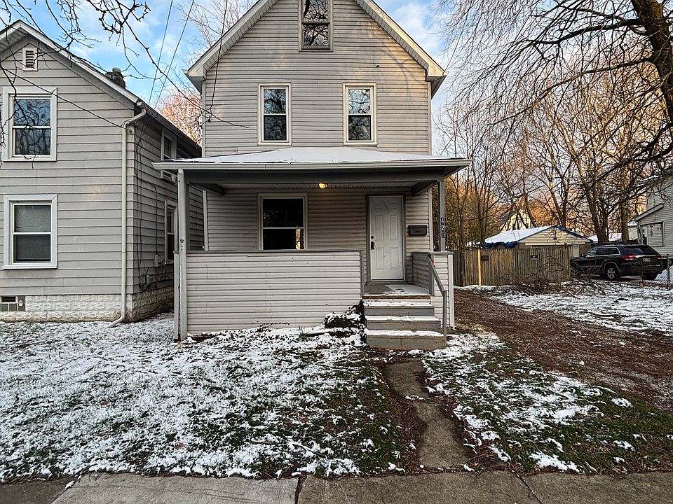 1st image of 425 Alexander St