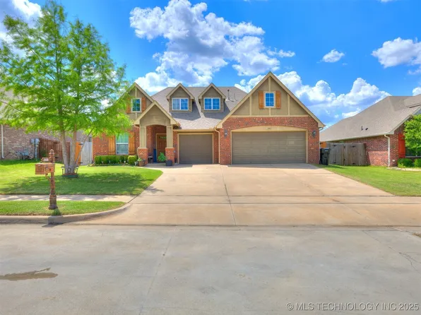 2452 S Maple Ave, Broken Arrow, OK 74012