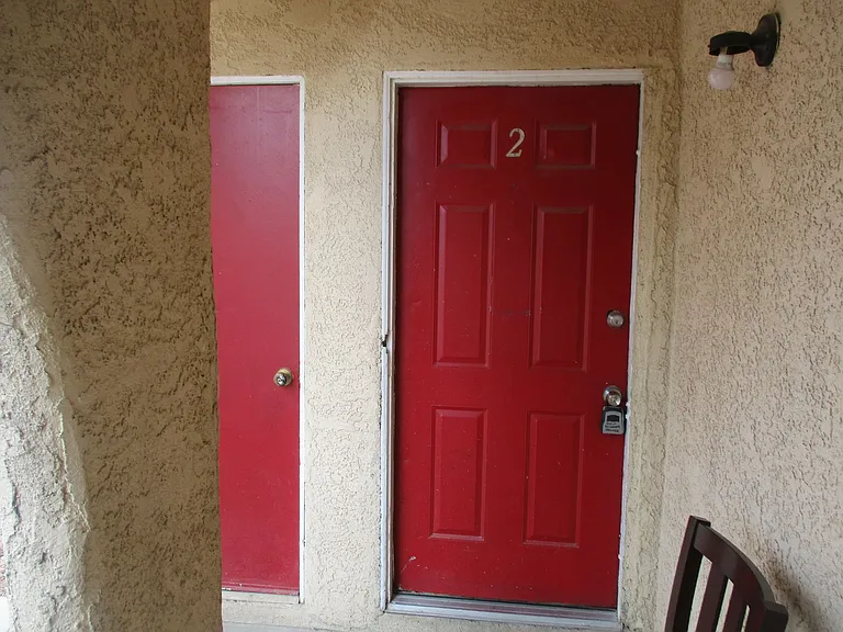 2209 N Jones Blvd — Photo 7