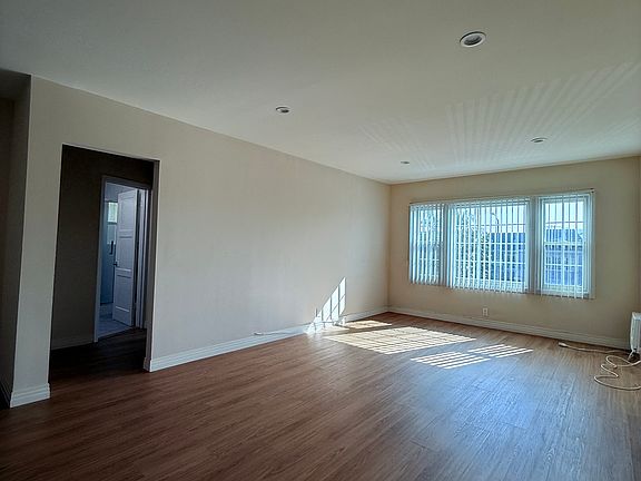 3rd image of 9649 W Olympic Blvd #1B-1Ba-700Sqft
