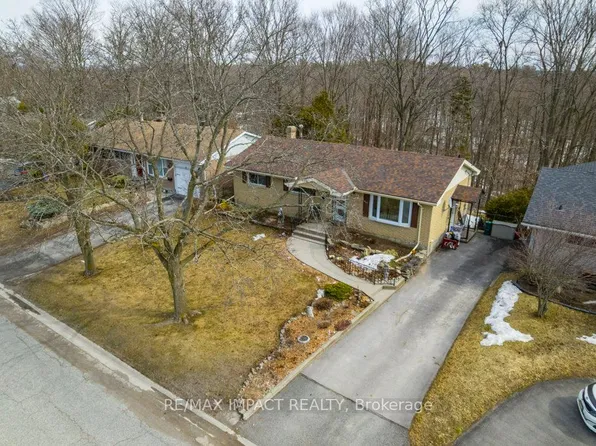 26 Parkview Hts, Quinte West, ON K8V 5L7