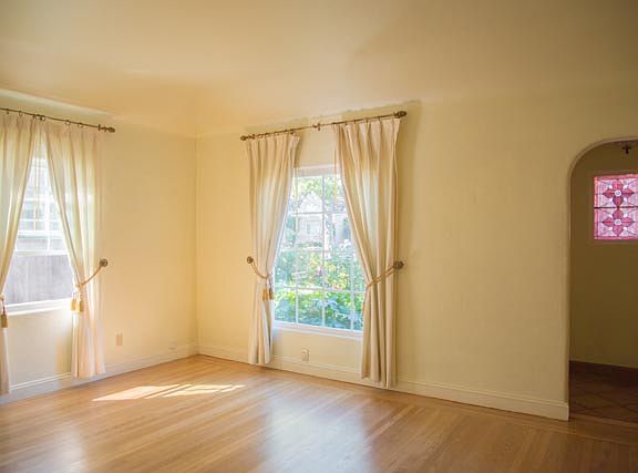 3rd image of 674 Blackwood St