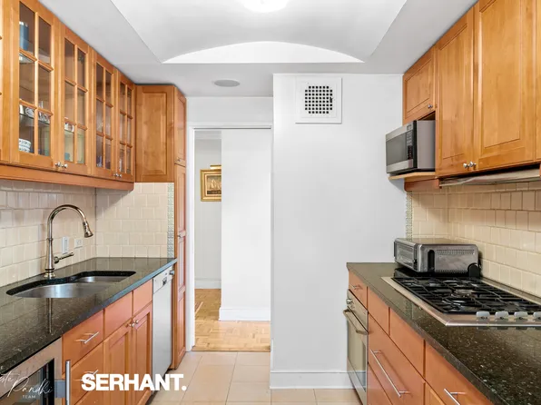 132 East 35th Street image 15 of 31