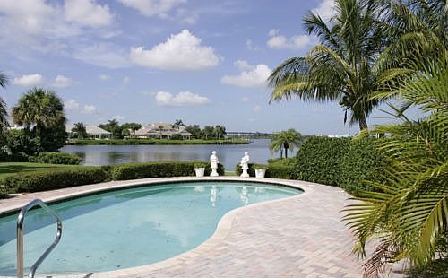 1st image of 2007 Cove Dr
