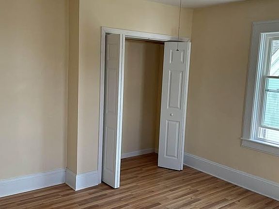 4th image of 11 Stanley Ave #2