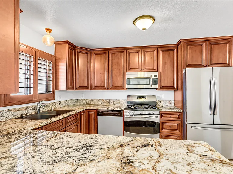 2683 Caulfield Dr — Photo 14