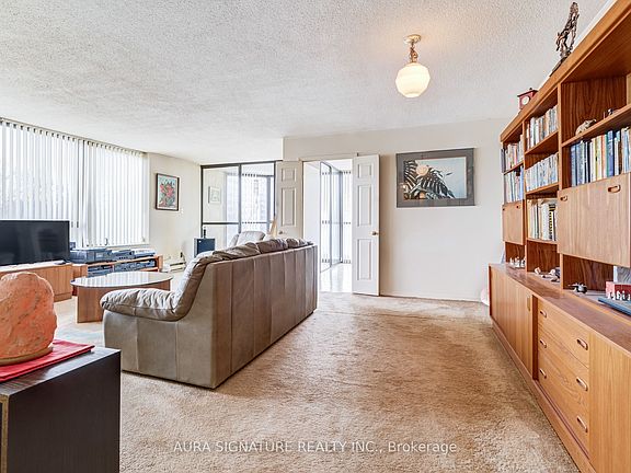 4th image of 40 Richview Rd #203