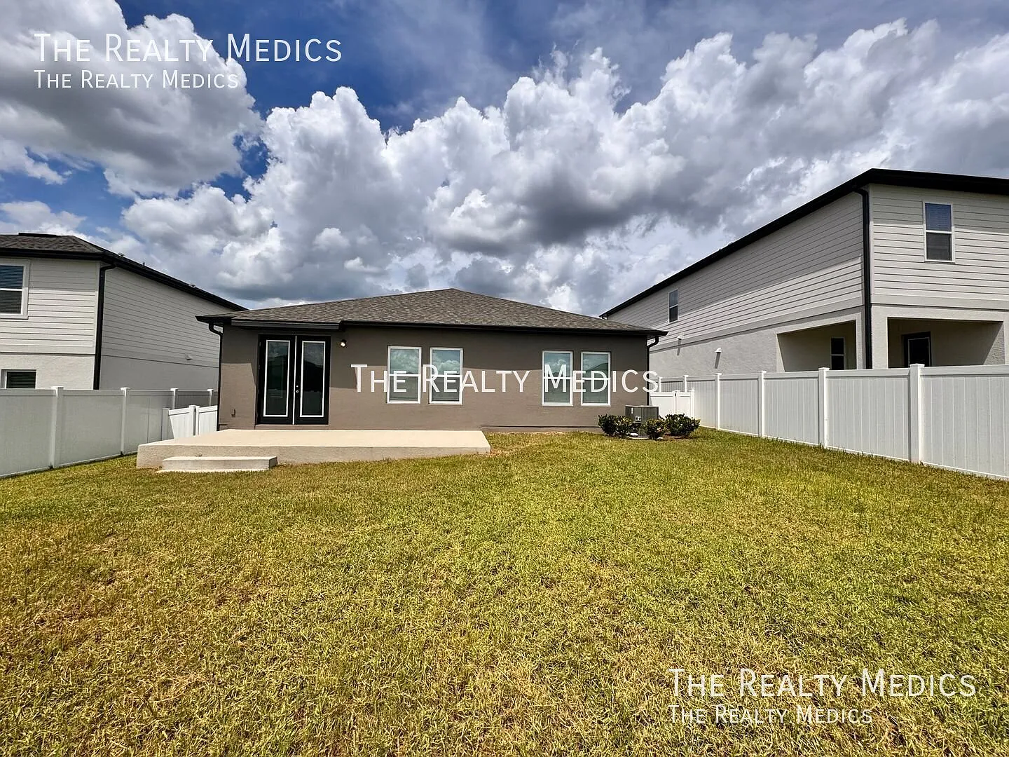 2024 Hampton Oaks Deltona 3/2 Available NOW! — Photo 2