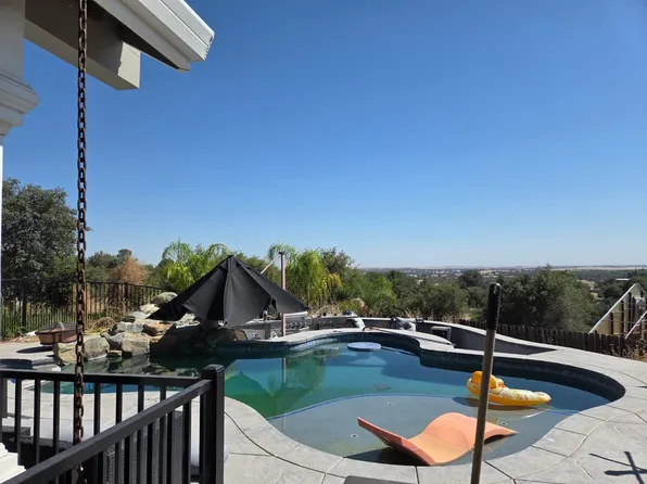 182 Oak Ridge Dr, Valley Springs, CA 95252