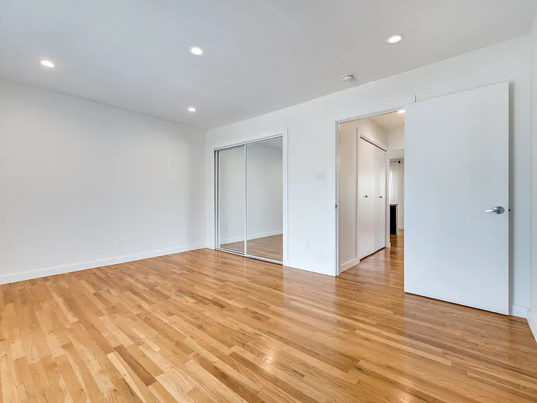 4616 W Lovers Ln #208 — Photo 8