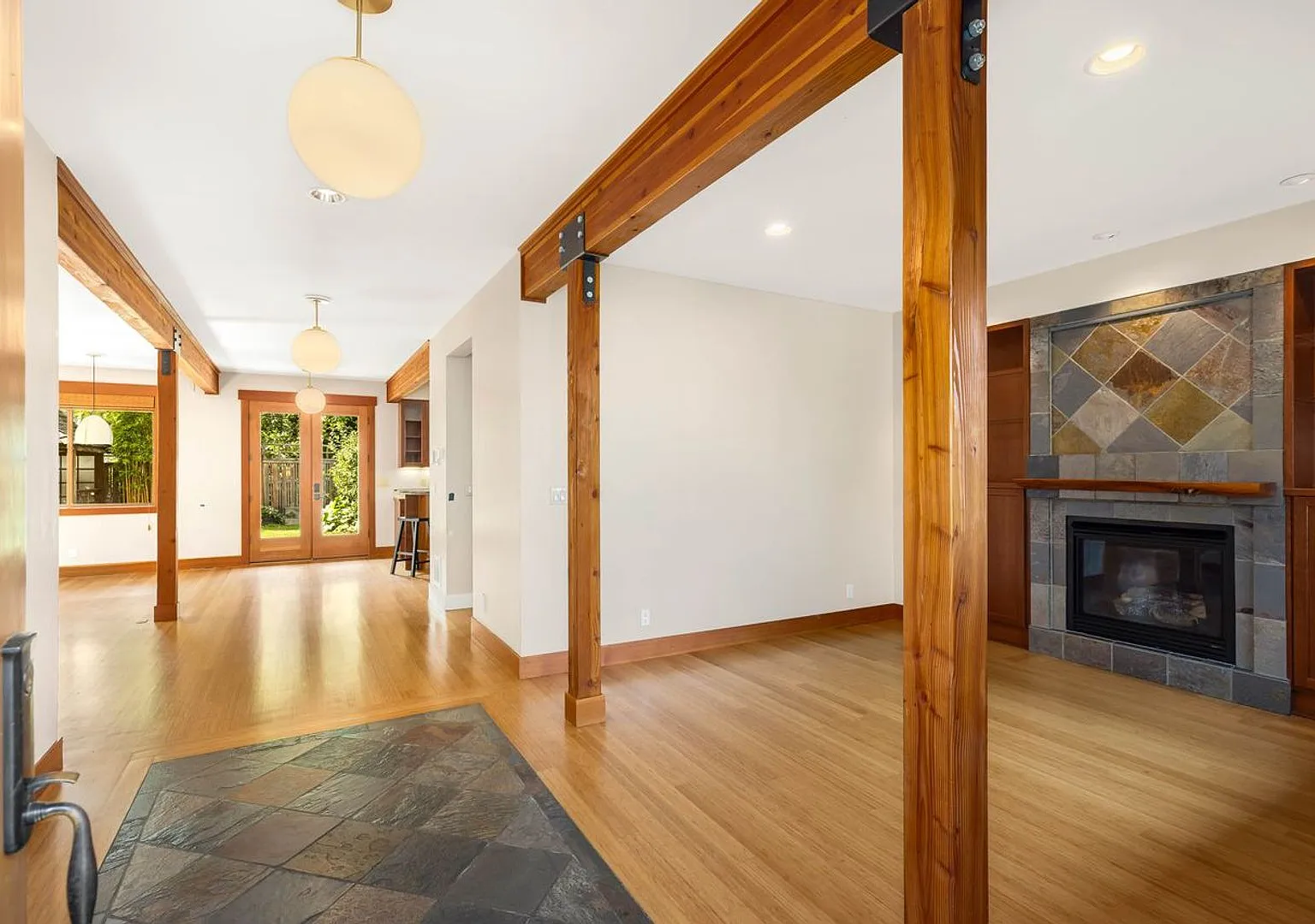 Charming Ravenna home with 5 bedrooms, 4 bathrooms — Photo 3
