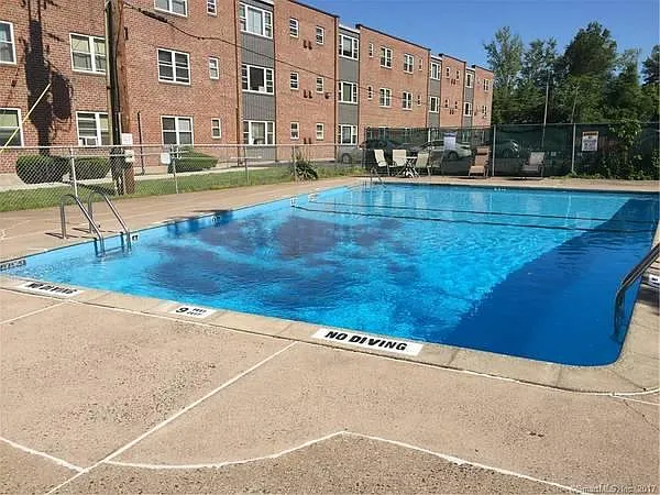 1 bed, 720 sqft, $1,500 — Photo 3