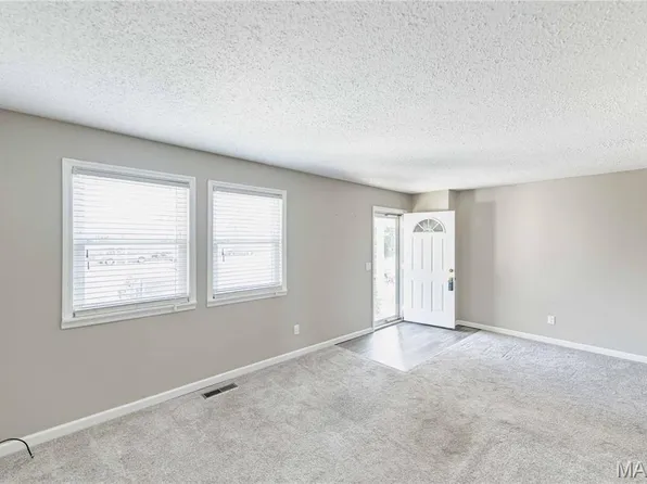 2661 Falcons Way #82, Saint Charles, MO 63303