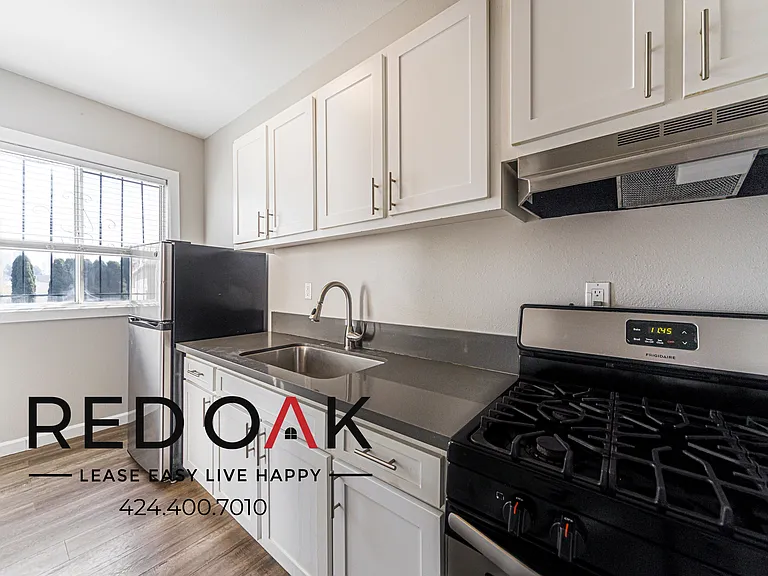 816- 822 S Park View St — Photo 34