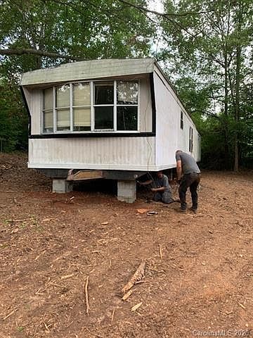 2nd image of 320 & 324 Oates Ct