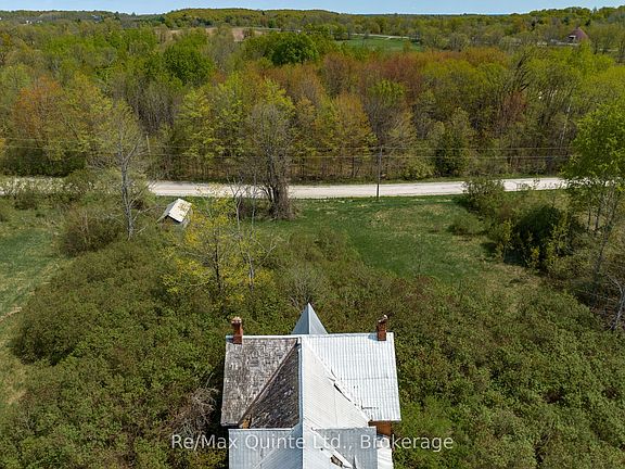 3rd image of 289 Woods Rd