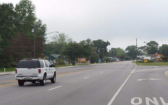 5th image of 614 N Main St