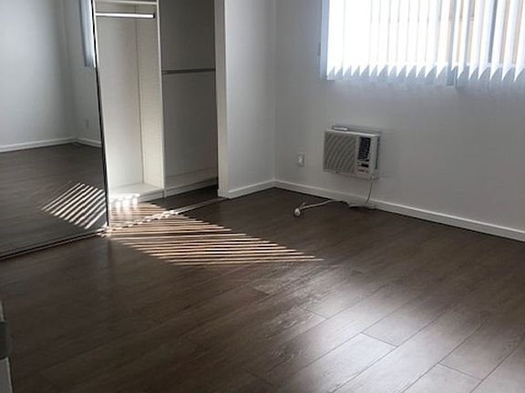 3rd image of 3633 Mentone Ave APT 109