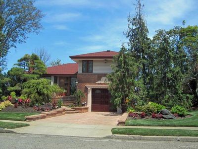 2819 Harbor Road, Merrick, NY, 11566
