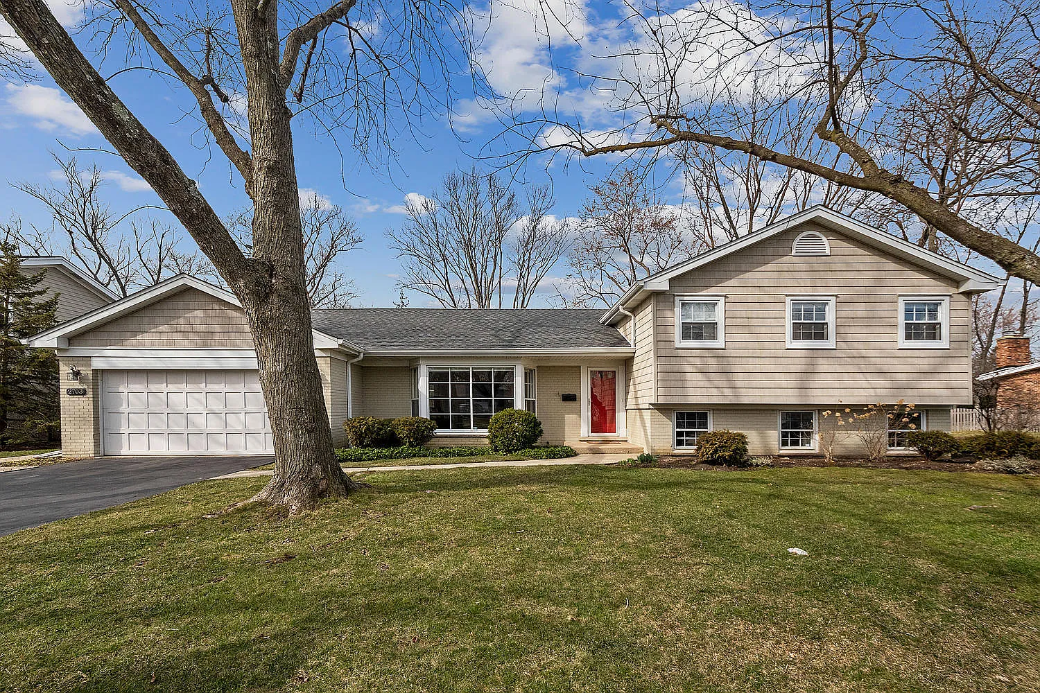 2703 Crabtree Ln photo 1