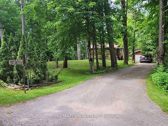 5th image of 7464 Ash Cres